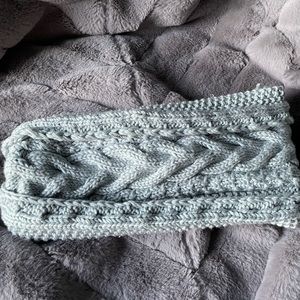 Women’s Wool Mini-Shawl